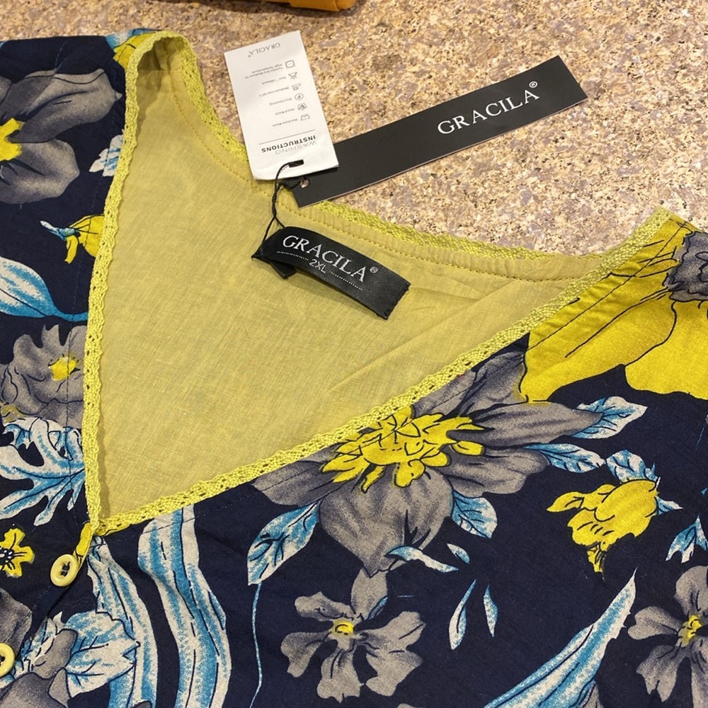 NWT Gracila Top 2XL Floral Navy Blue? Yellow? - Picture 3 of 14